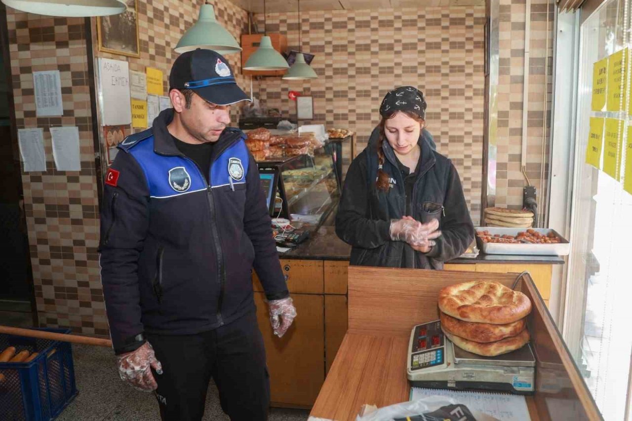 Uşak zabıtasından fırınlara pide denetimi