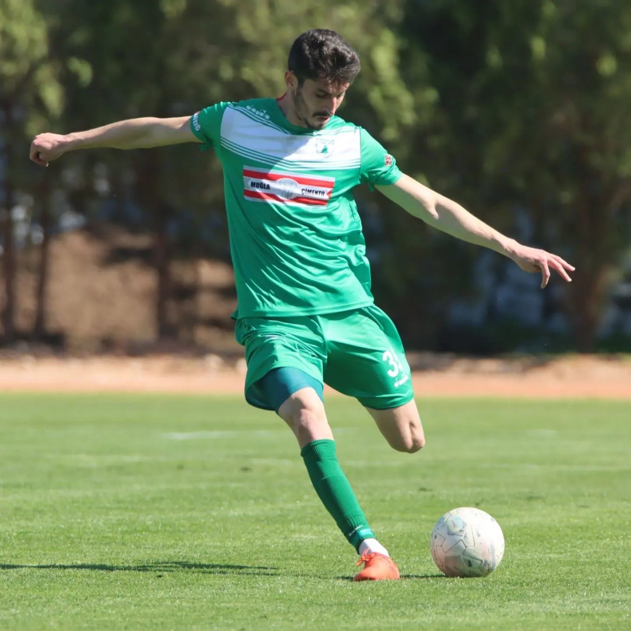 Ermaş Muğlaspor kendi evinde liderliği koruyamadı