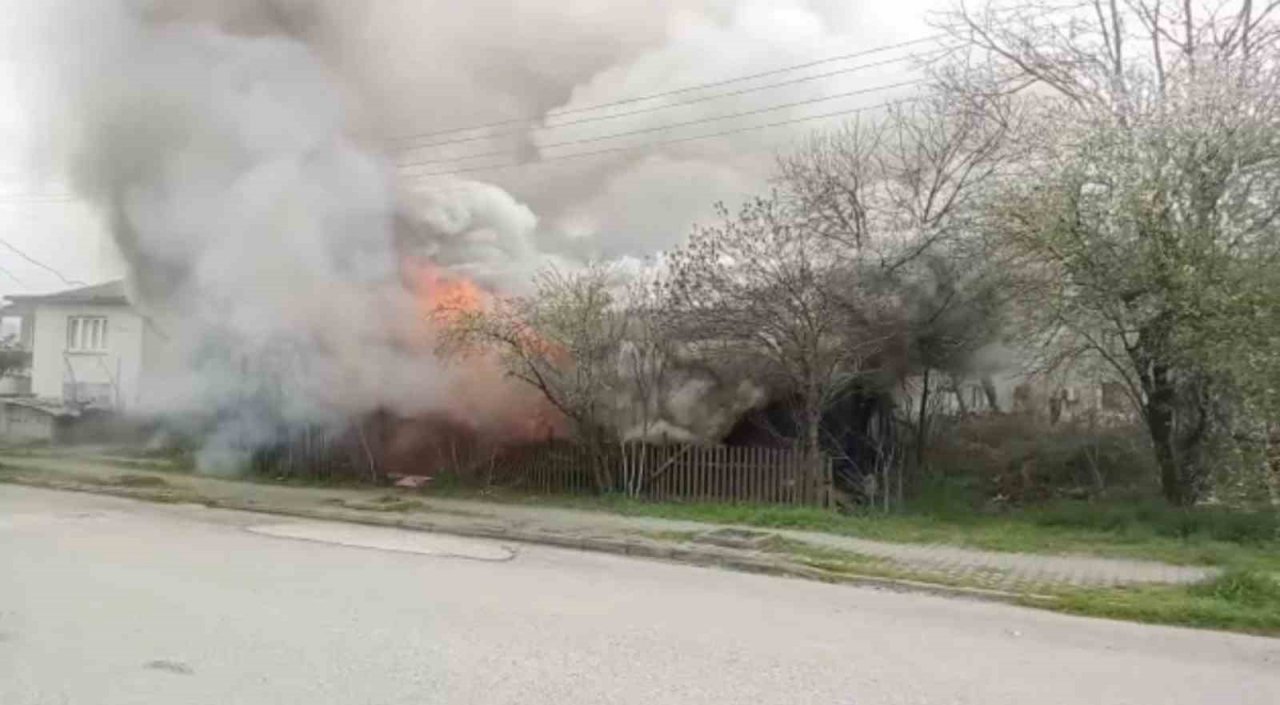Metruk ev alev alev yandı