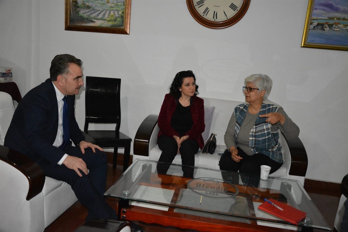Kaymakam Odabaş, depremzede vatandaşlarla iftar sofrasında bir araya geldi