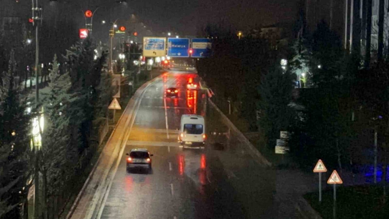 Elazığ’da sağanak etkisini sürdürüyor