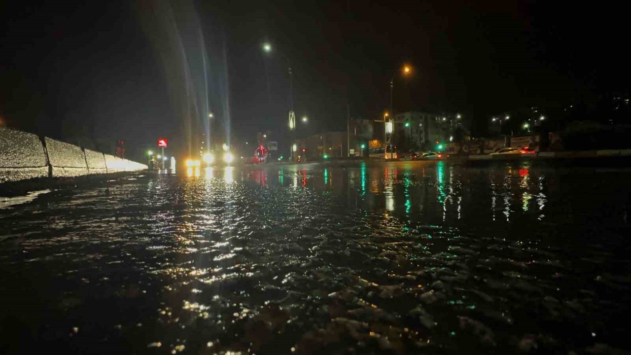 Elazığ’da sağanak etkisini sürdürüyor