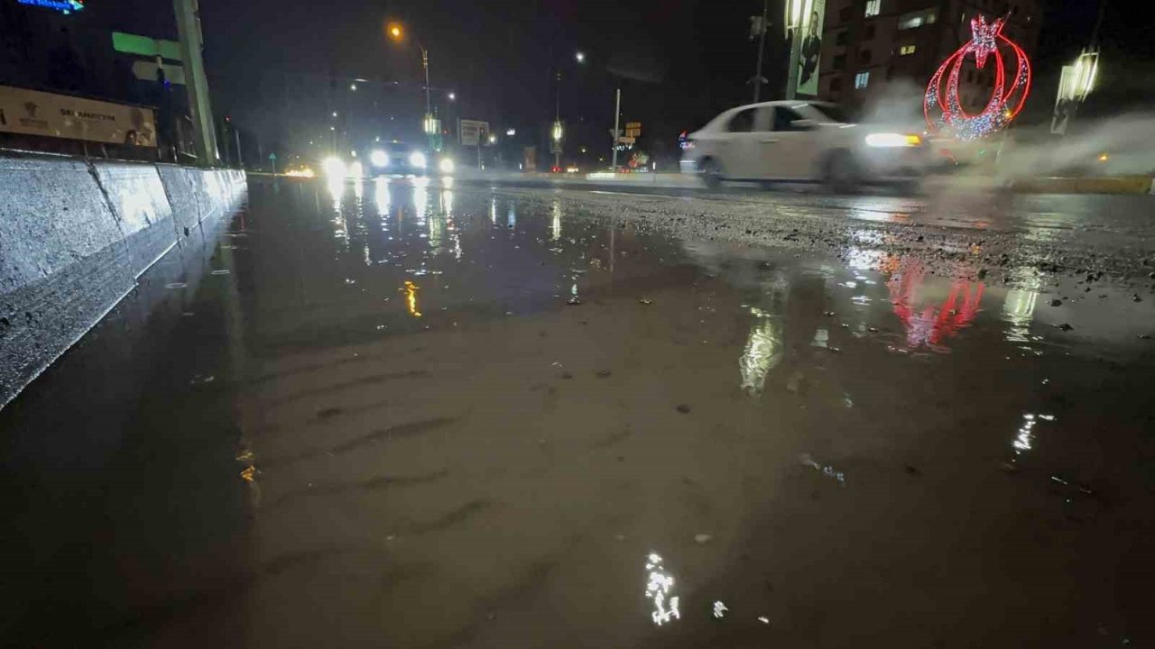Elazığ’da sağanak etkisini sürdürüyor