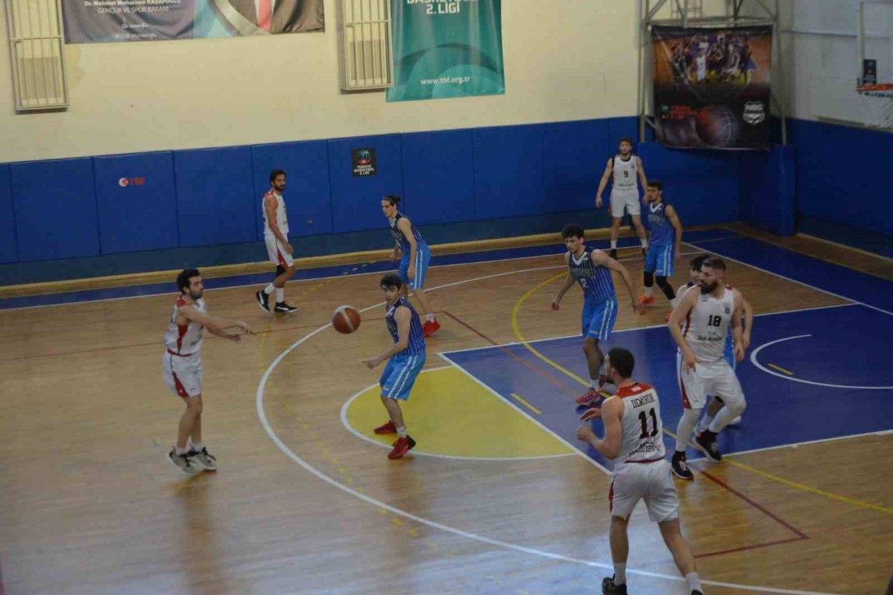 Potanın efeleri kendi evinde galip geldi