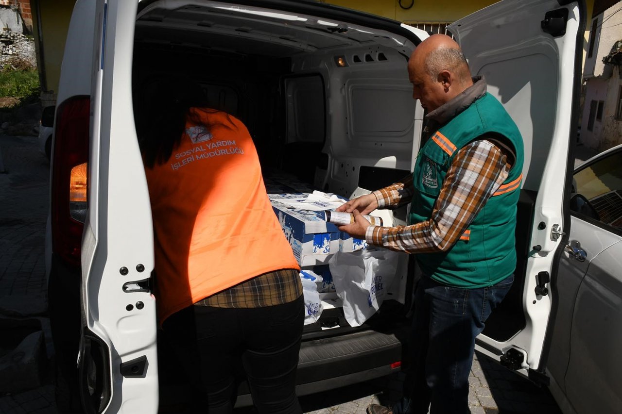 Kuşadası Belediyesi’nin süt desteği 1 haftada 418 çocuğa ulaştı