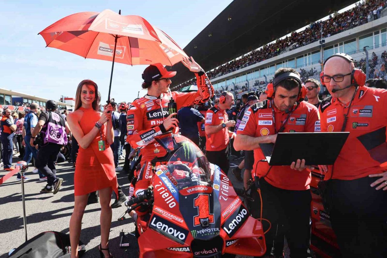 Portekiz Grand Prix’sinde kazanan İtalyan Francesco Bagnaia