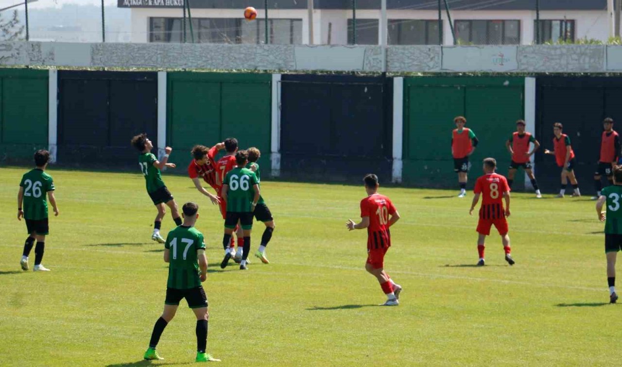 Genç horozlar U19’da play-off’larda