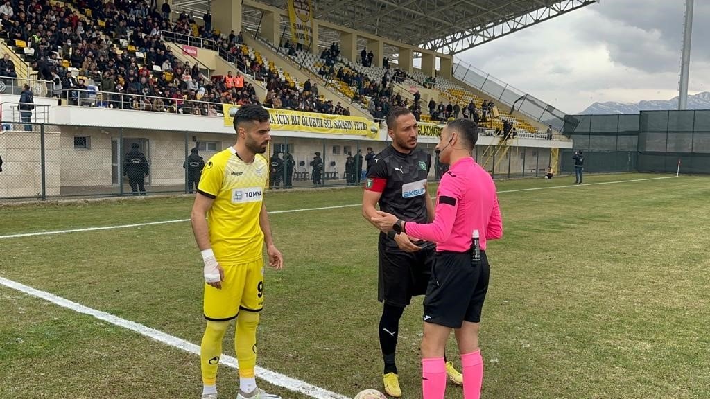 TFF3. Lig: 1984 Muşspor: 1- Efeler 09 Spor: 1