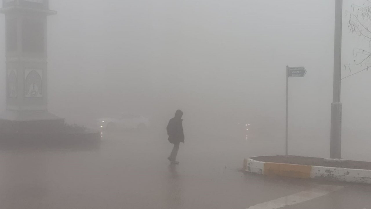 Şırnak’ta yoğun sis trafiği olumsuz etkiledi