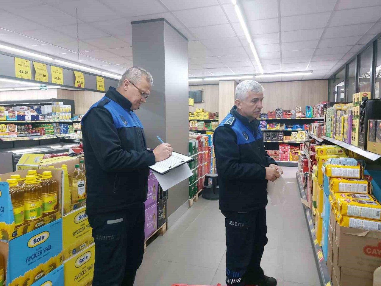 77 markette bin 110 ürün denetlendi: 9 zincir markete idari işlem uygulandı