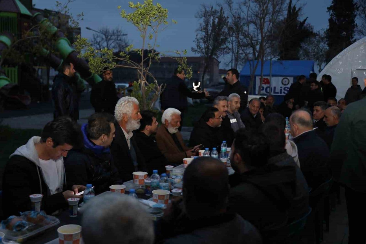 Başkan Palancıoğlu, Adıyaman’da depremzedelerle iftar sofrasında buluştu