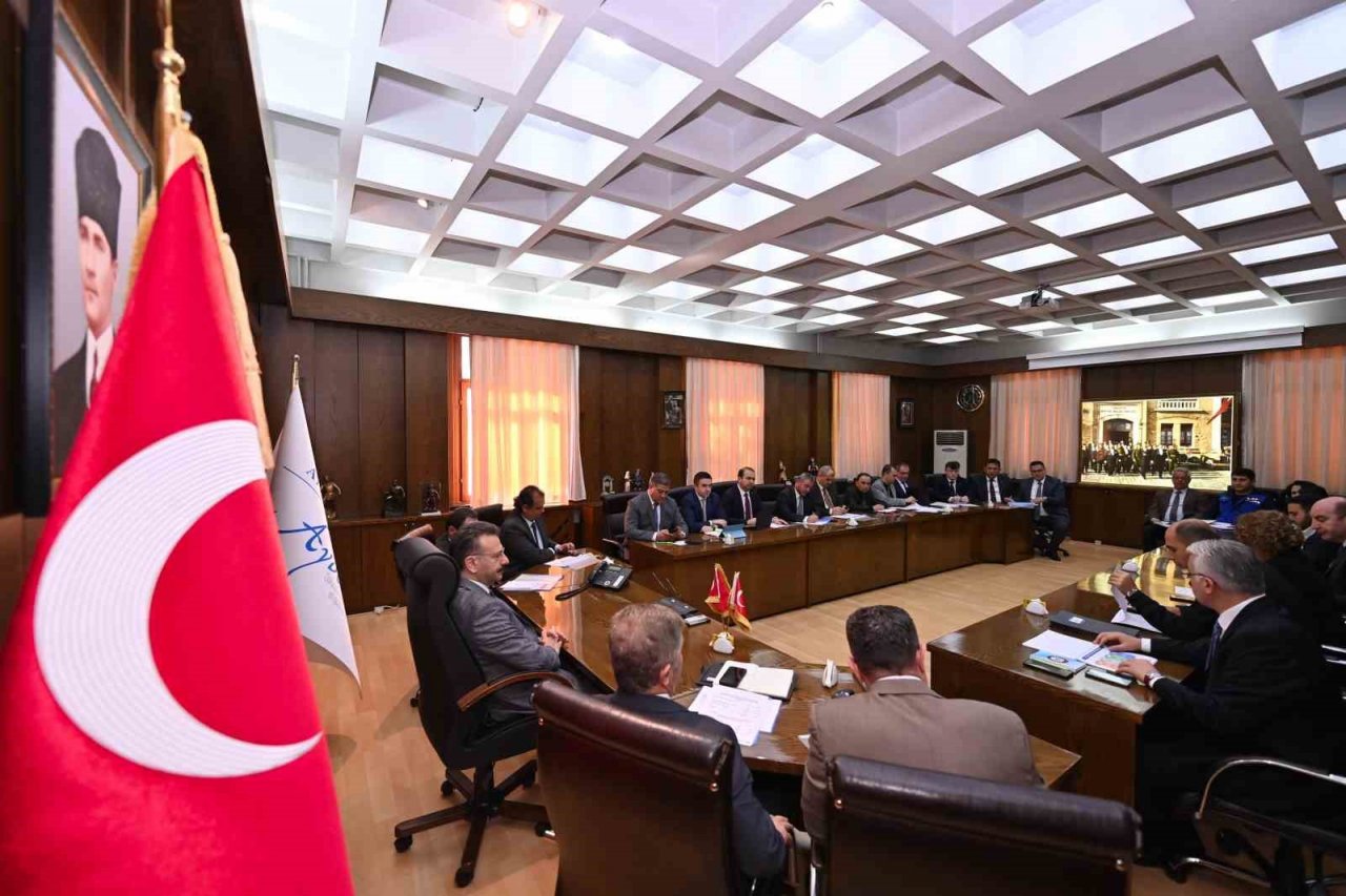 Aydın’a gelen depremzedelerin son durumları görüşüldü