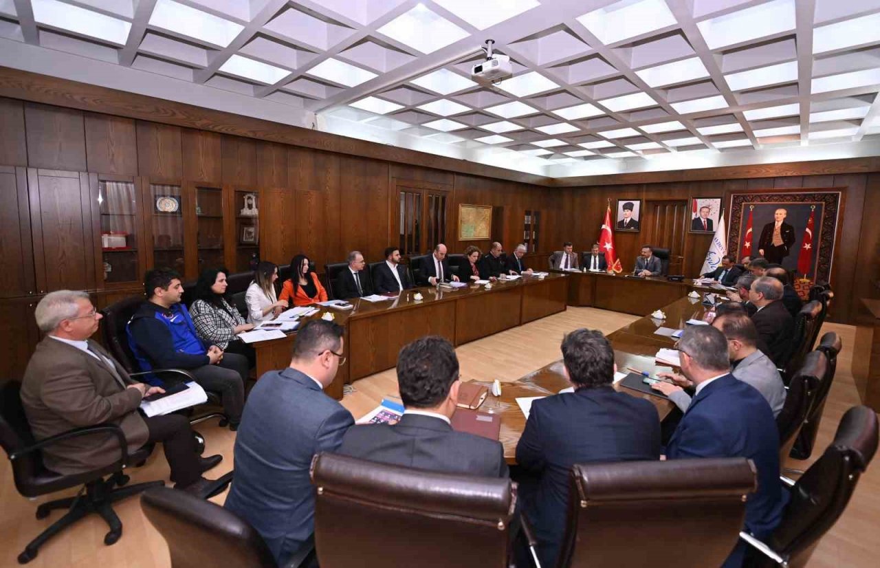 Aydın’a gelen depremzedelerin son durumları görüşüldü