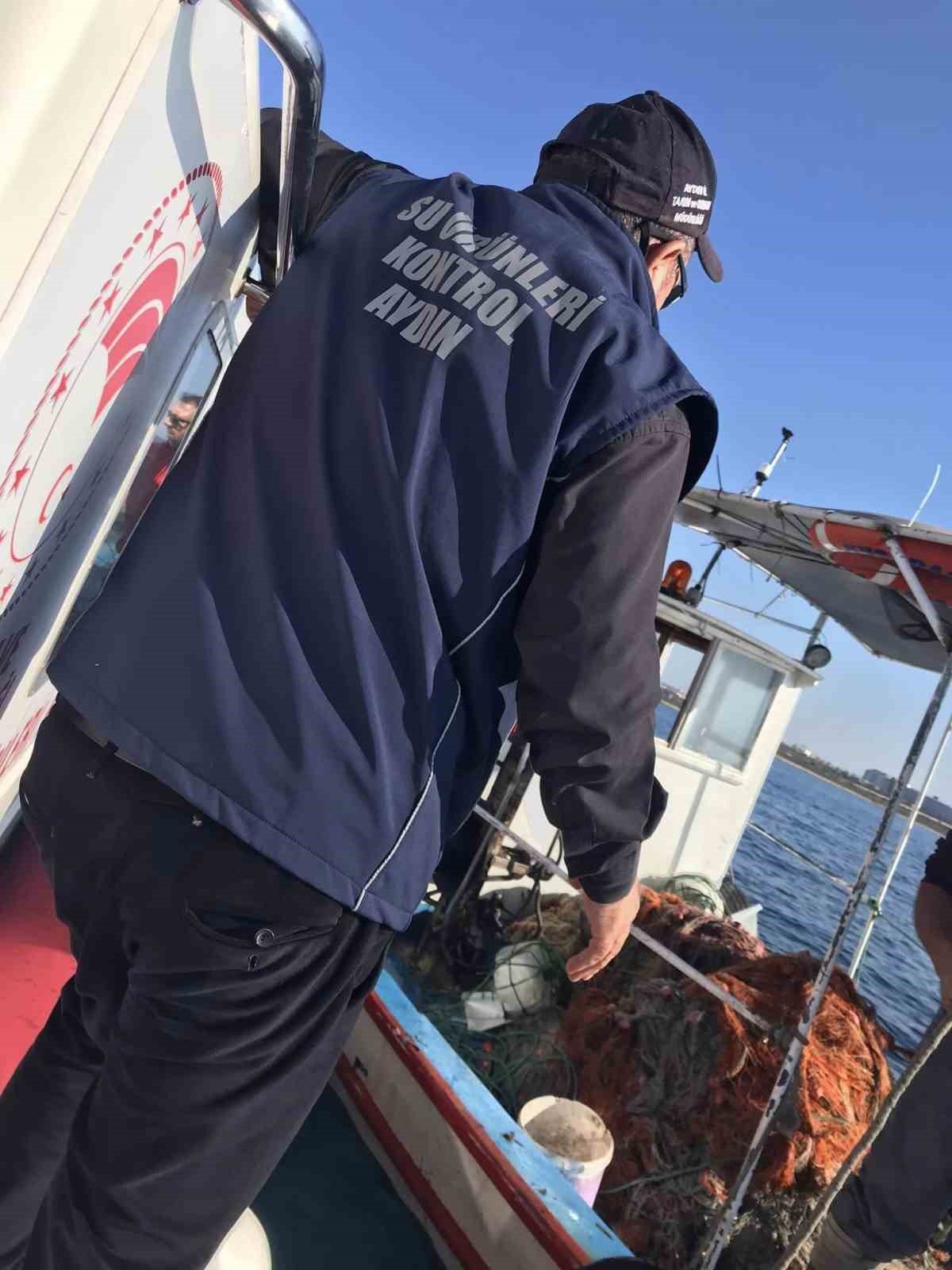 Didim’de balıkçı tekneleri denetlendi