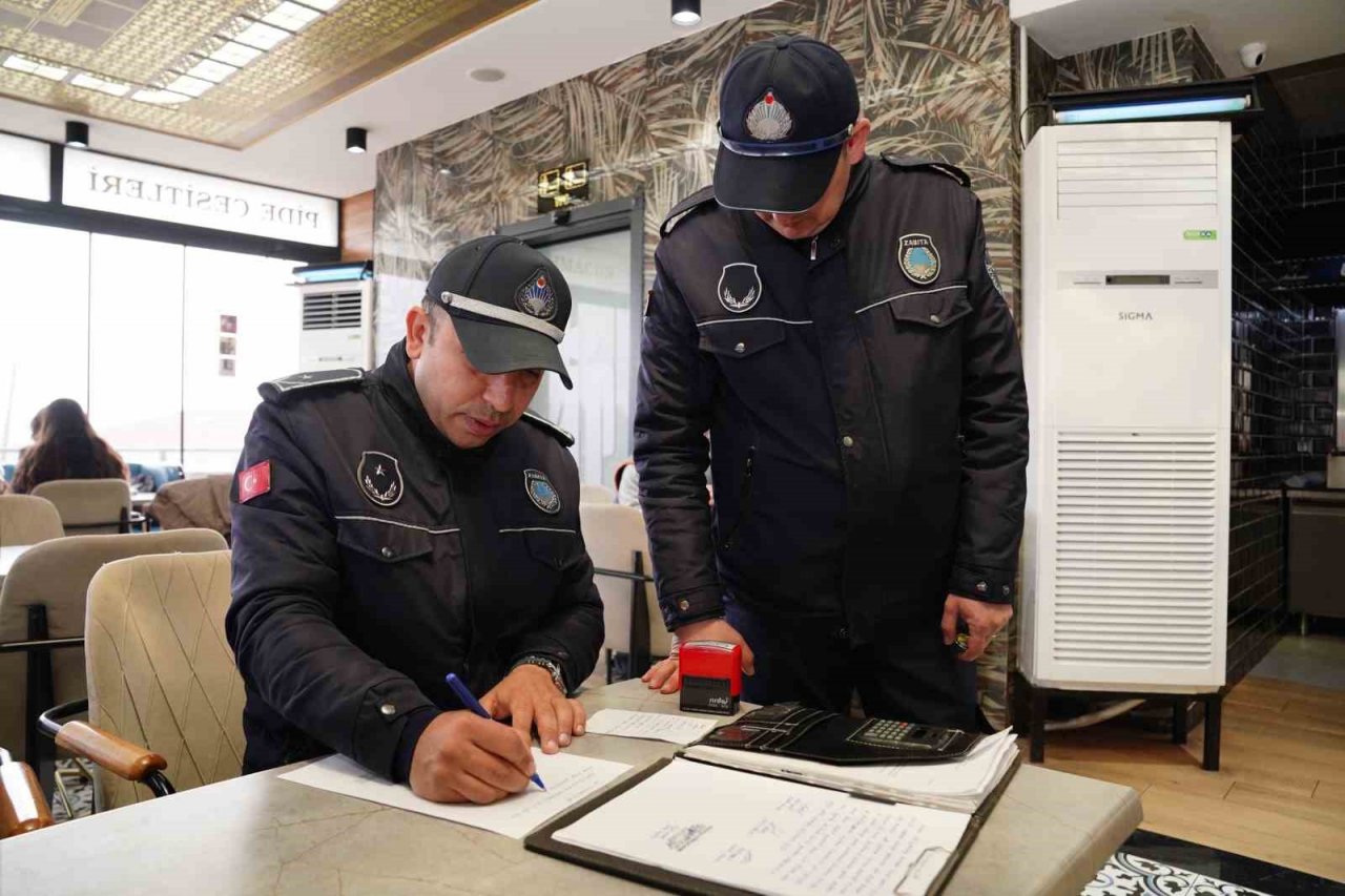 Ayvalık Belediyesi zabıta ekiplerinden hijyen ve gramaj denetimi