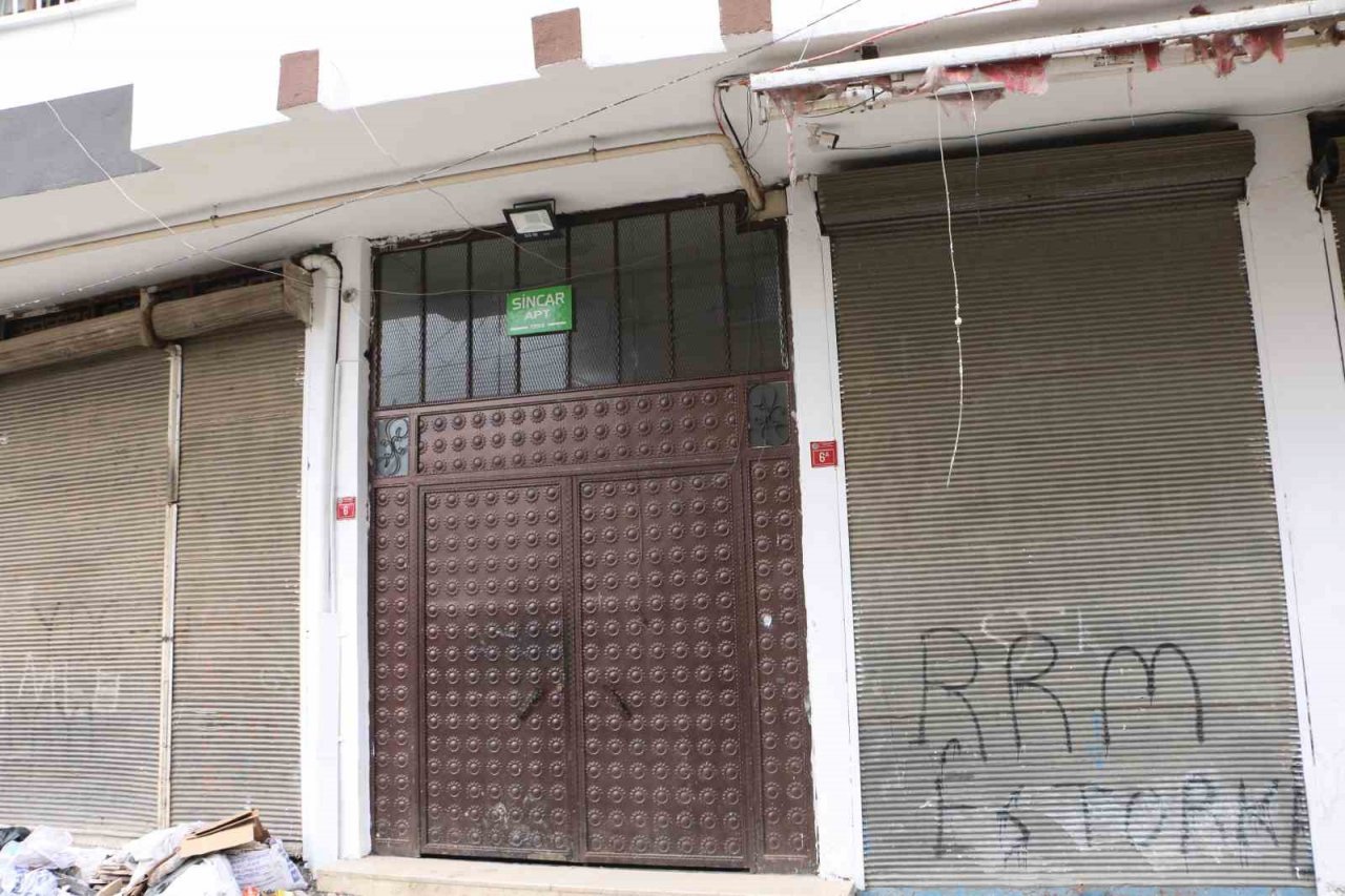 Depremzedeler KYK yurdunda, hırsızlar binalarında