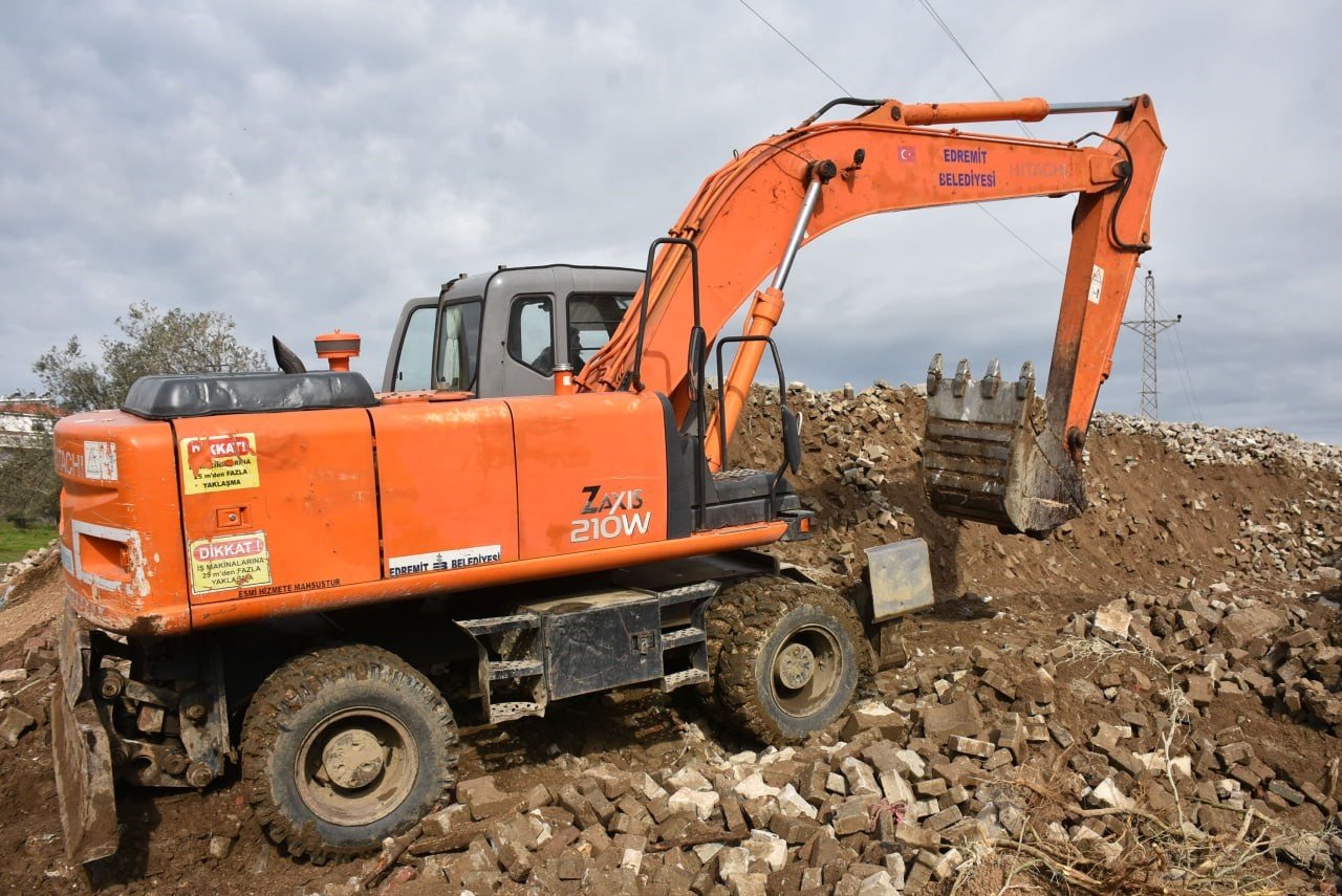 Taş kırma makinesi ile ekonomiye katkı sağlanıyor