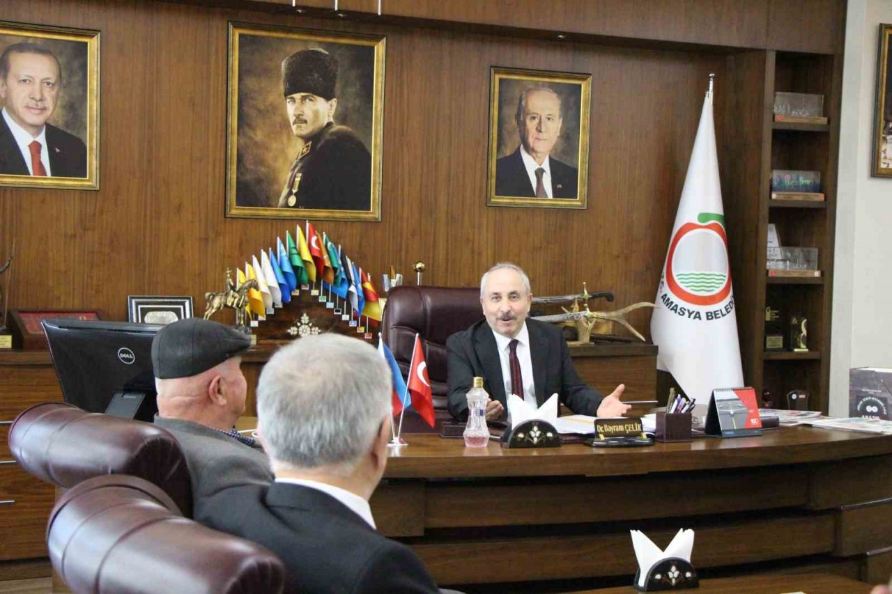 Amasya’nın yeni Belediye Başkanı Çelik: “Çiçek göndermeyin, depremzedeler için bağış yapın”