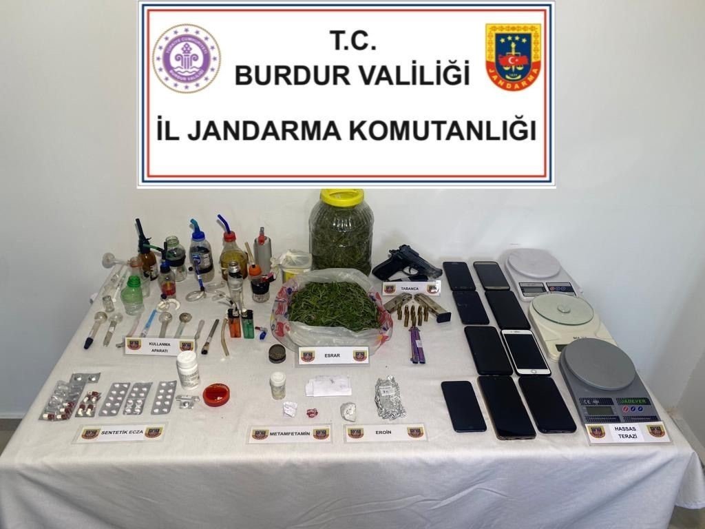 Burdur’da kökünü kurutma operasyonunda 5 şahıs tutuklandı