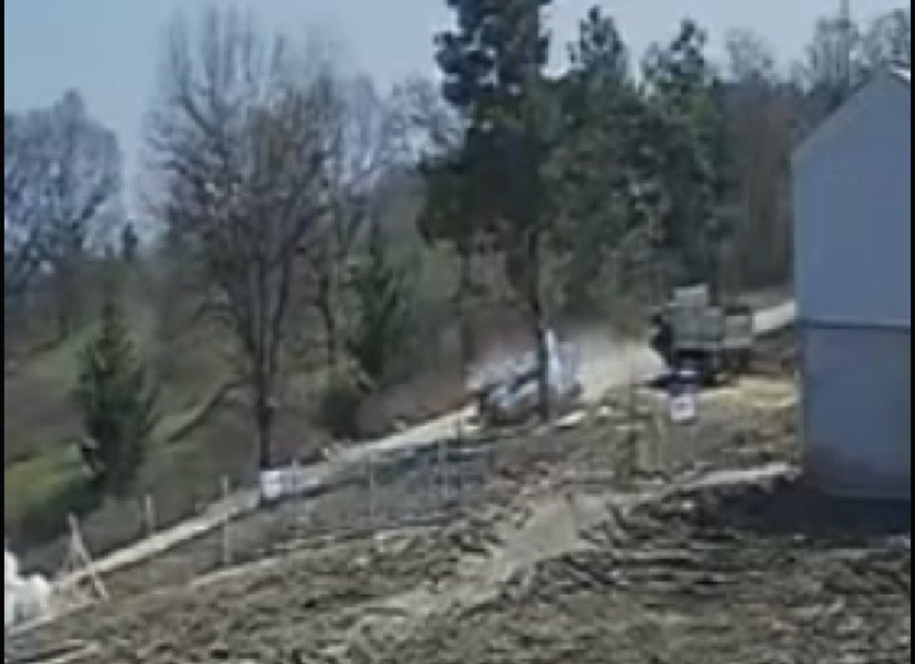 İki otomobil böyle çarpışıp takla attılar