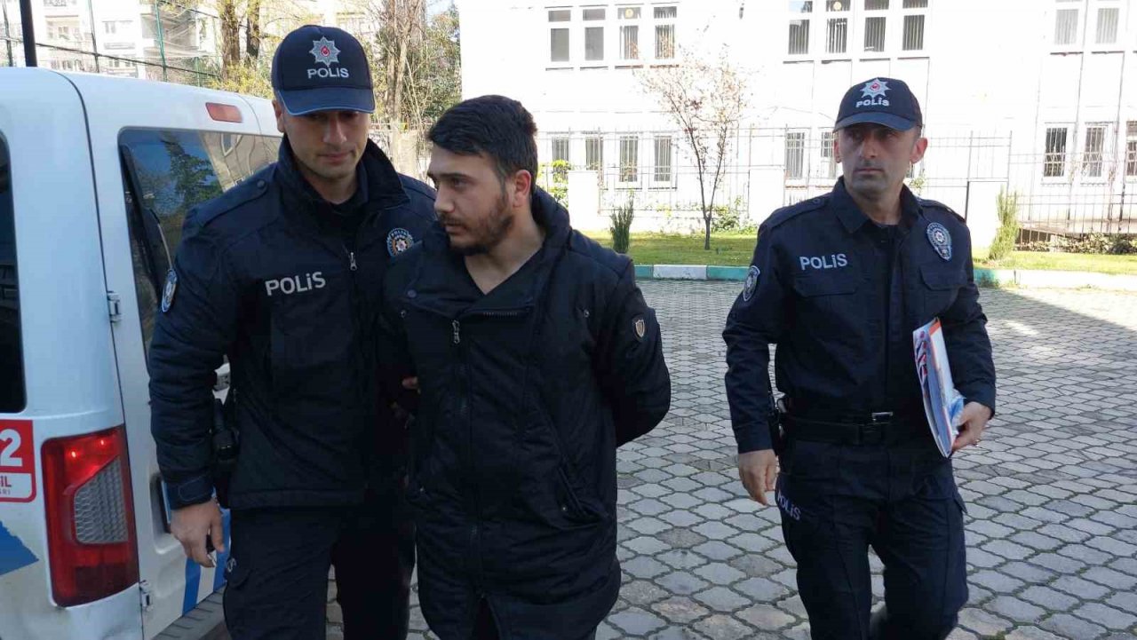 Motosikletli narkotik polisinin şehit olmasıyla ilgili gözaltına alınan çekici sürücüsü adliyeye sevk edildi