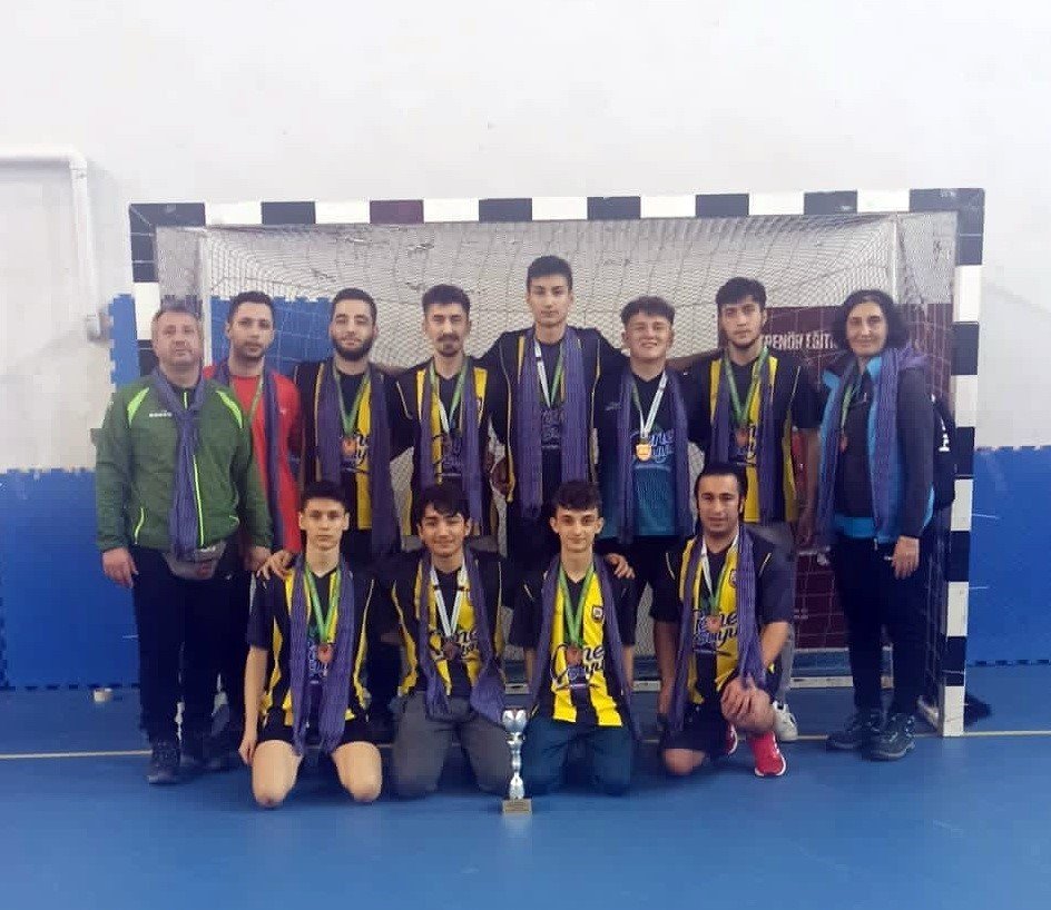 Derincespor Çim Hokeyi Takımından ulusal başarı