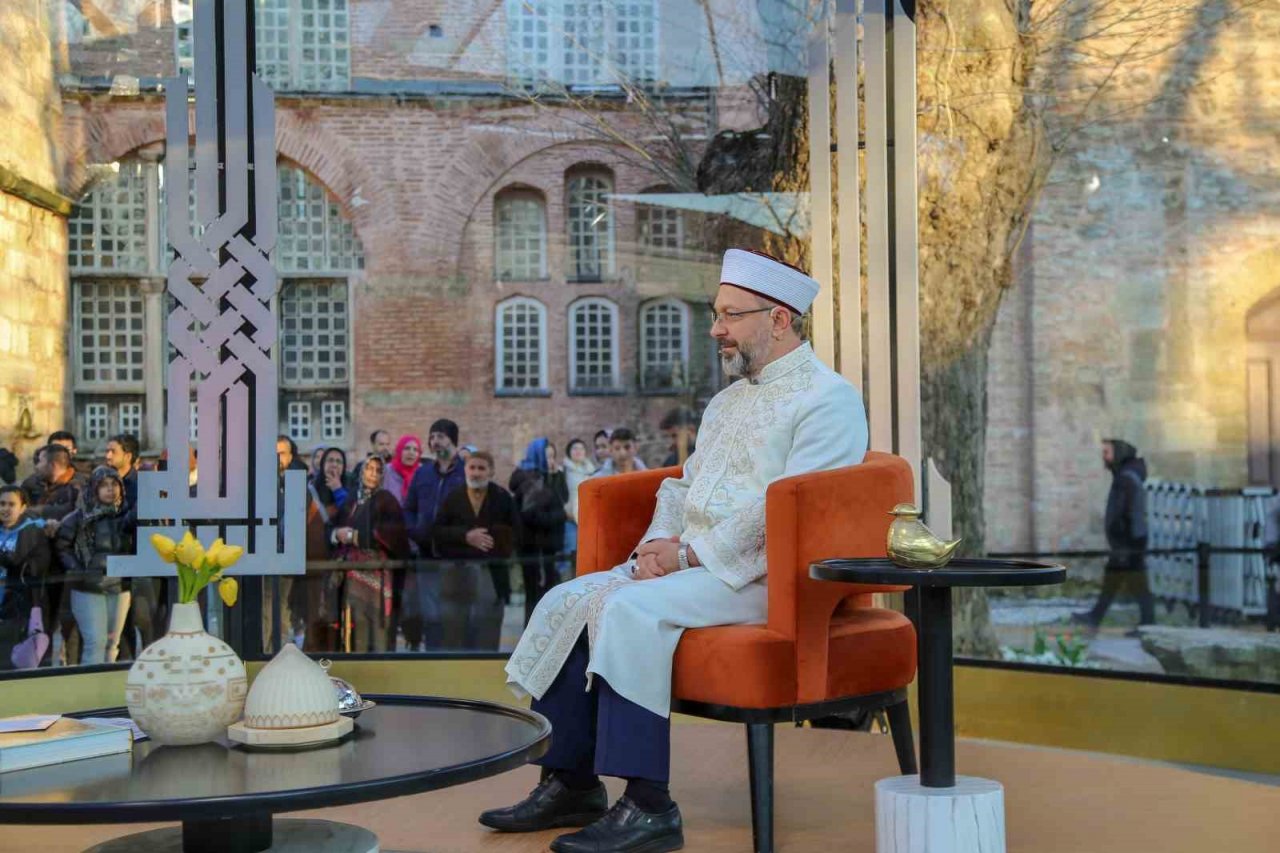 Diyanet İşleri Başkanı Erbaş, TRT 1’de "Ramazan Sevinci" programına katıldı