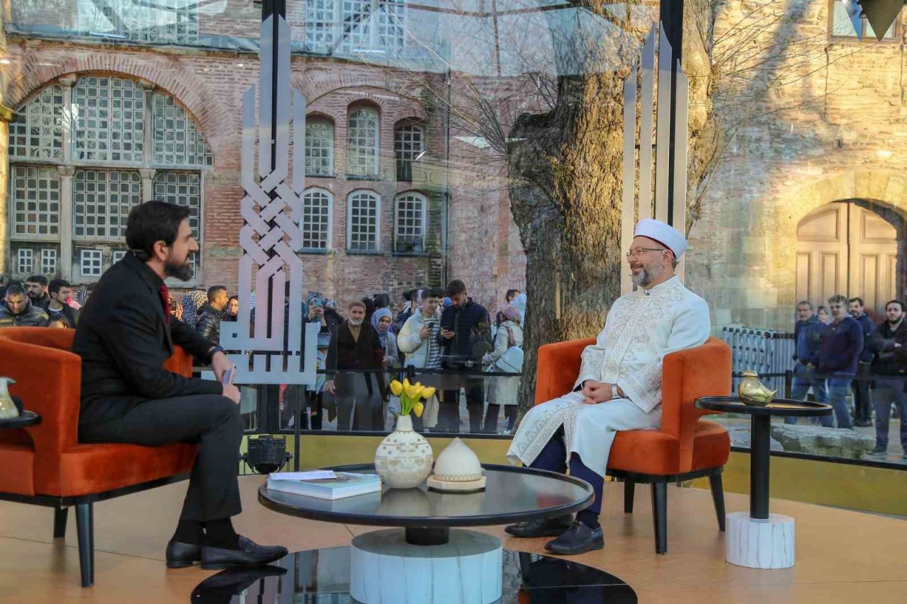 Diyanet İşleri Başkanı Erbaş, TRT 1’de "Ramazan Sevinci" programına katıldı
