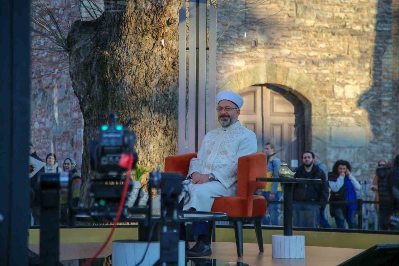 Diyanet İşleri Başkanı Erbaş, TRT 1’de "Ramazan Sevinci" programına katıldı