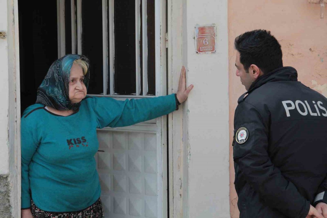 Eskişehir’de çöp evde yaşayan kadın: “Ben sağlık istemiyorum, ölmek istiyorum”