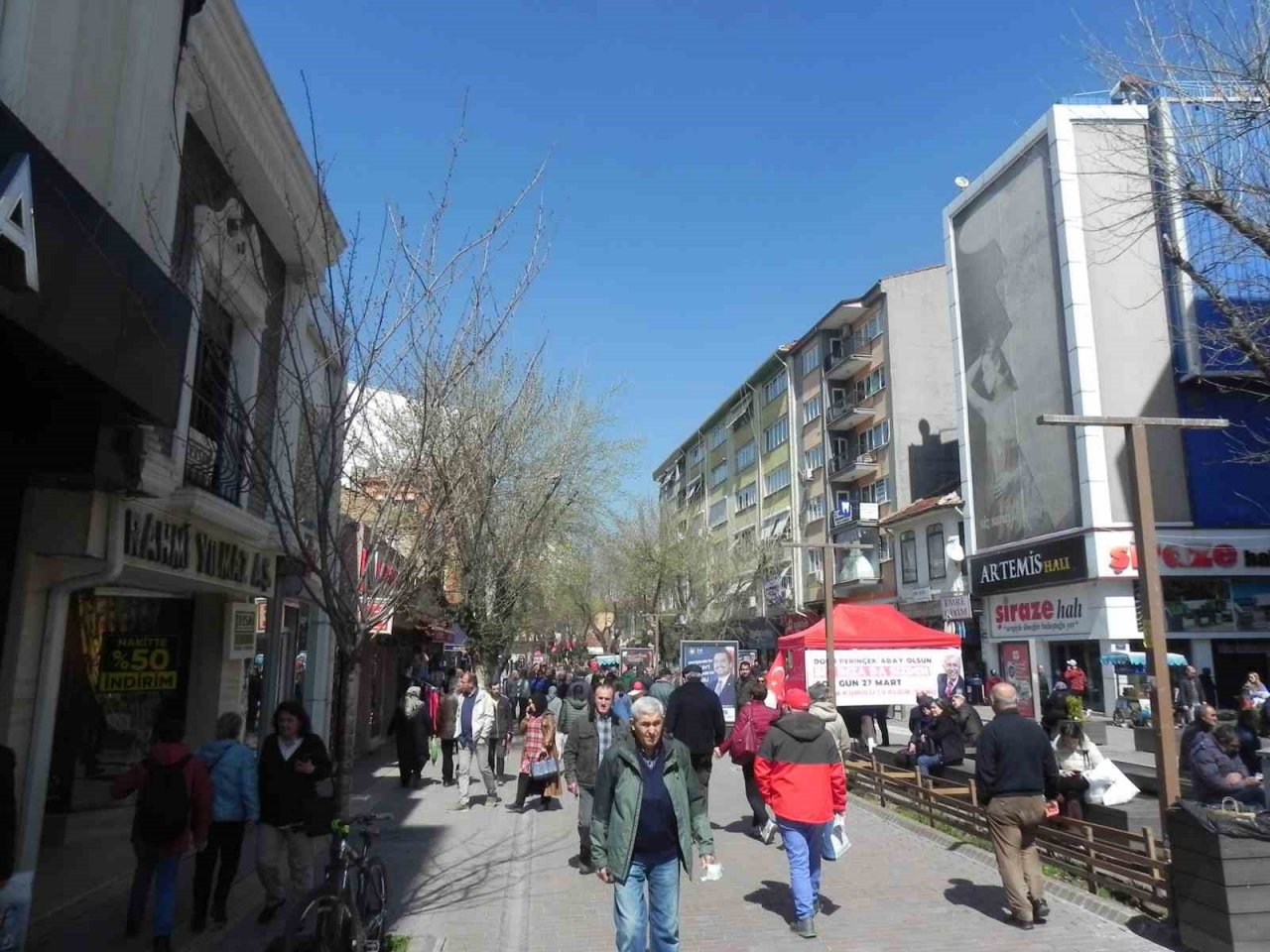 Vatandaşlar güzel havanın keyfini dışarıda çıkardı