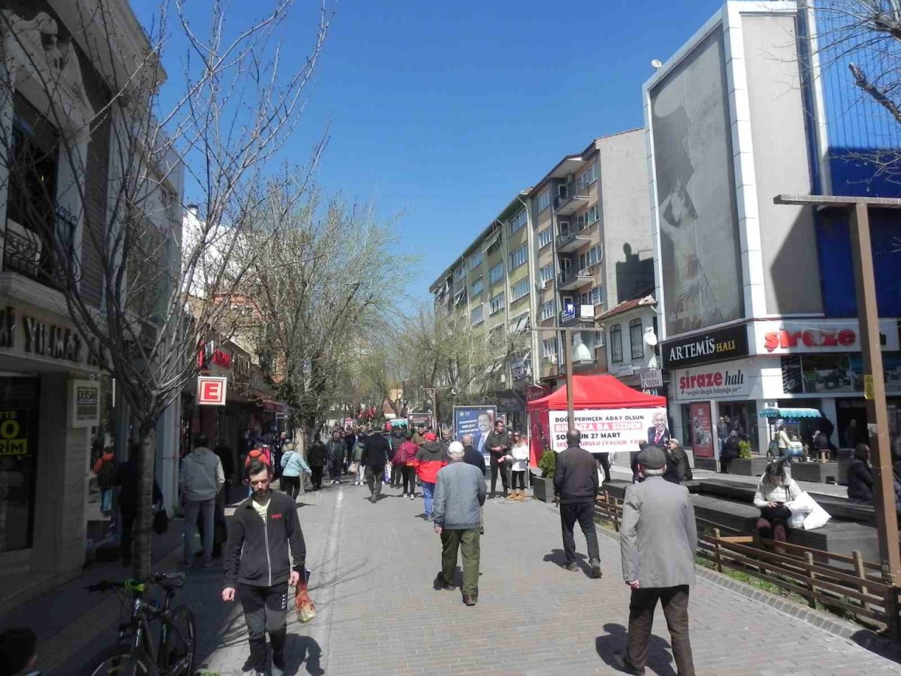 Vatandaşlar güzel havanın keyfini dışarıda çıkardı