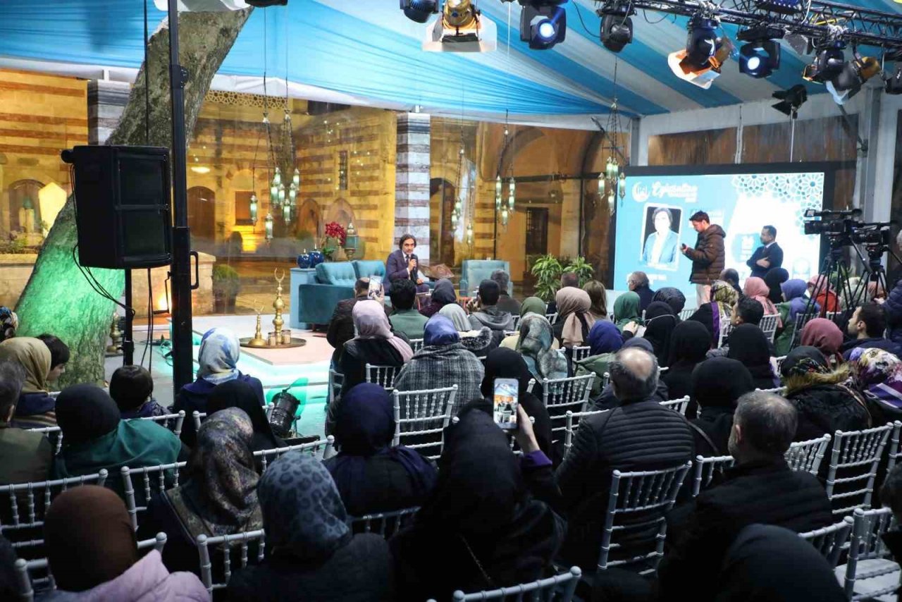 Ramazan Sohbetleri programında “Alışkanlık Yöntemi” konusunu anlatıldı