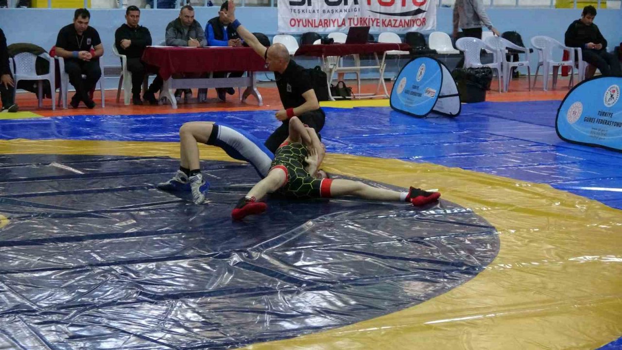17 Yaş Altı Kadınlar Güreş Türkiye Şampiyonası heyecanı Yozgat’ta başladı