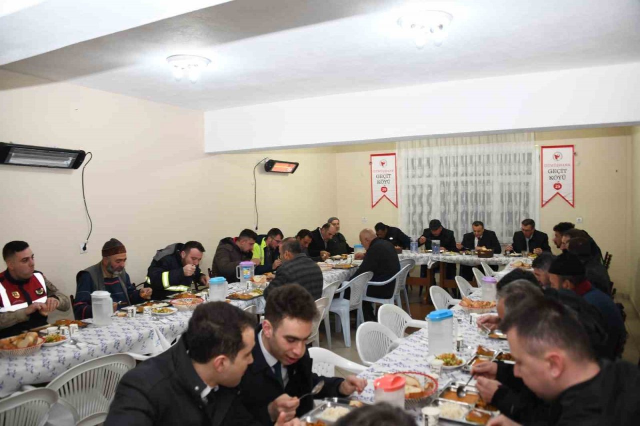 Gümüşhane’nin Geçit köyünde iftar geleneği 15 yıldır sürüyor