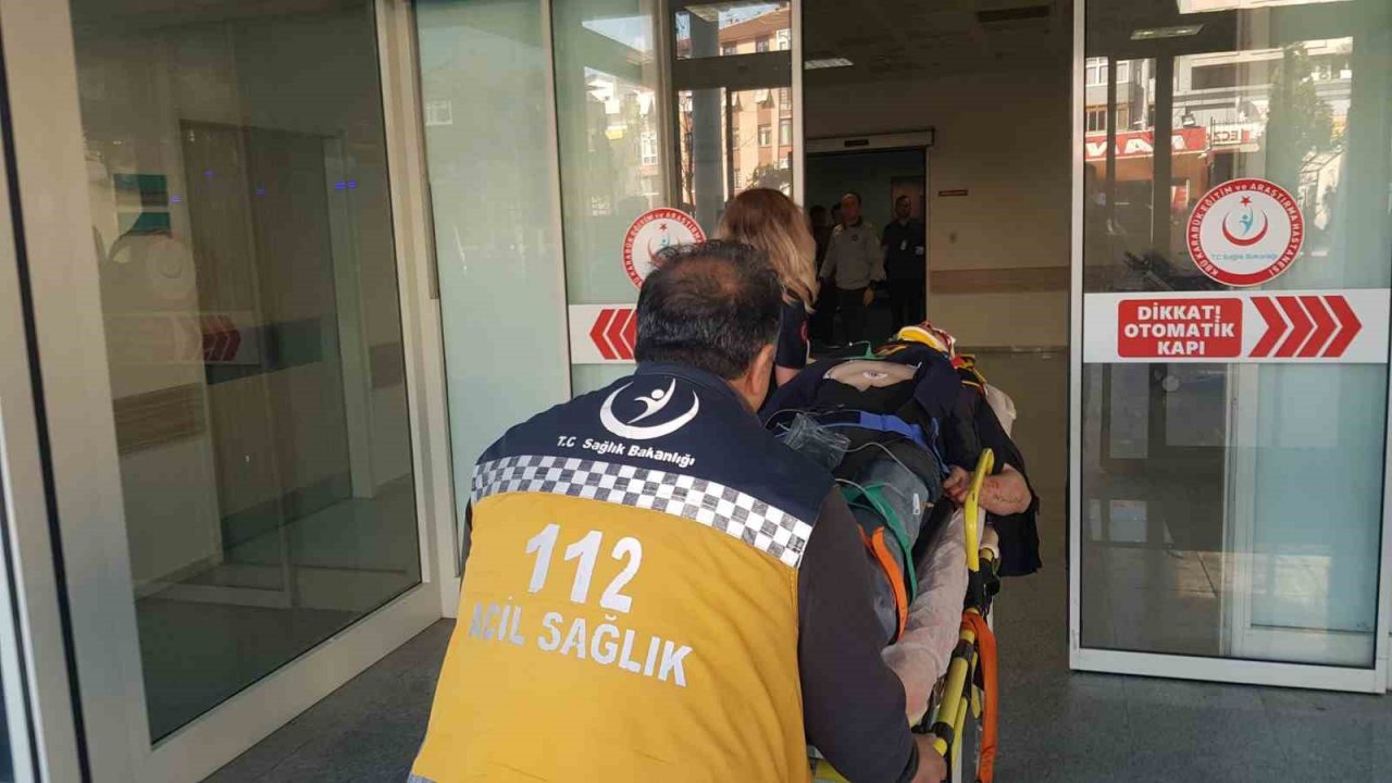 Karabük’te otomobiller çarpıştı: 1’i ağır 2 yaralı