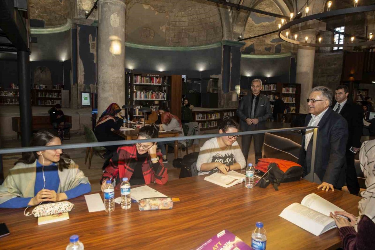 Başkan Büyükkılıç: “Kütüphanelerimizi Kayseri’de geleceğe miras bırakıyoruz”