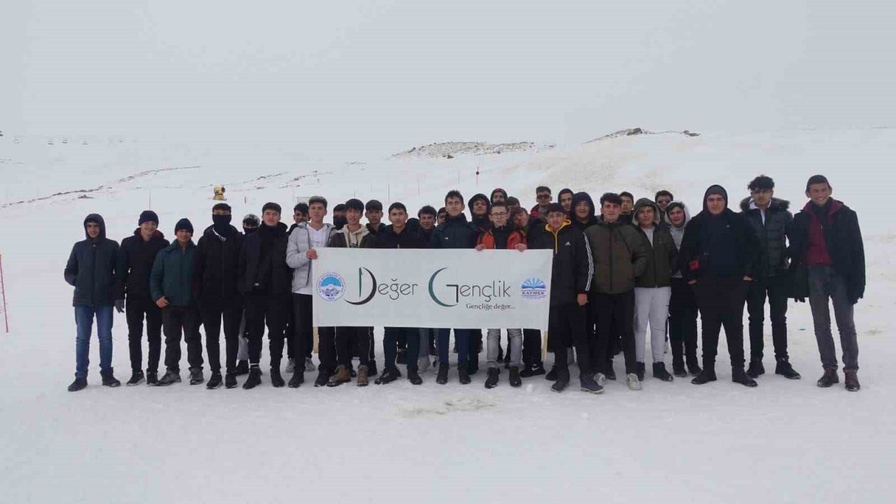 KAYMEK’in ödüllü projesi ‘Değer Gençlik’ zirvede