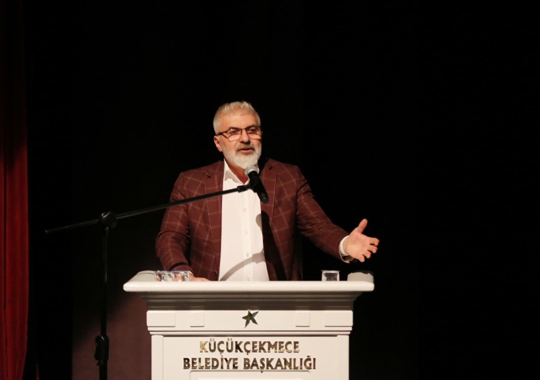 Gazeteci-Yazar Ayşe Kulin, Küçükçekmeceli kadınlarla buluştu