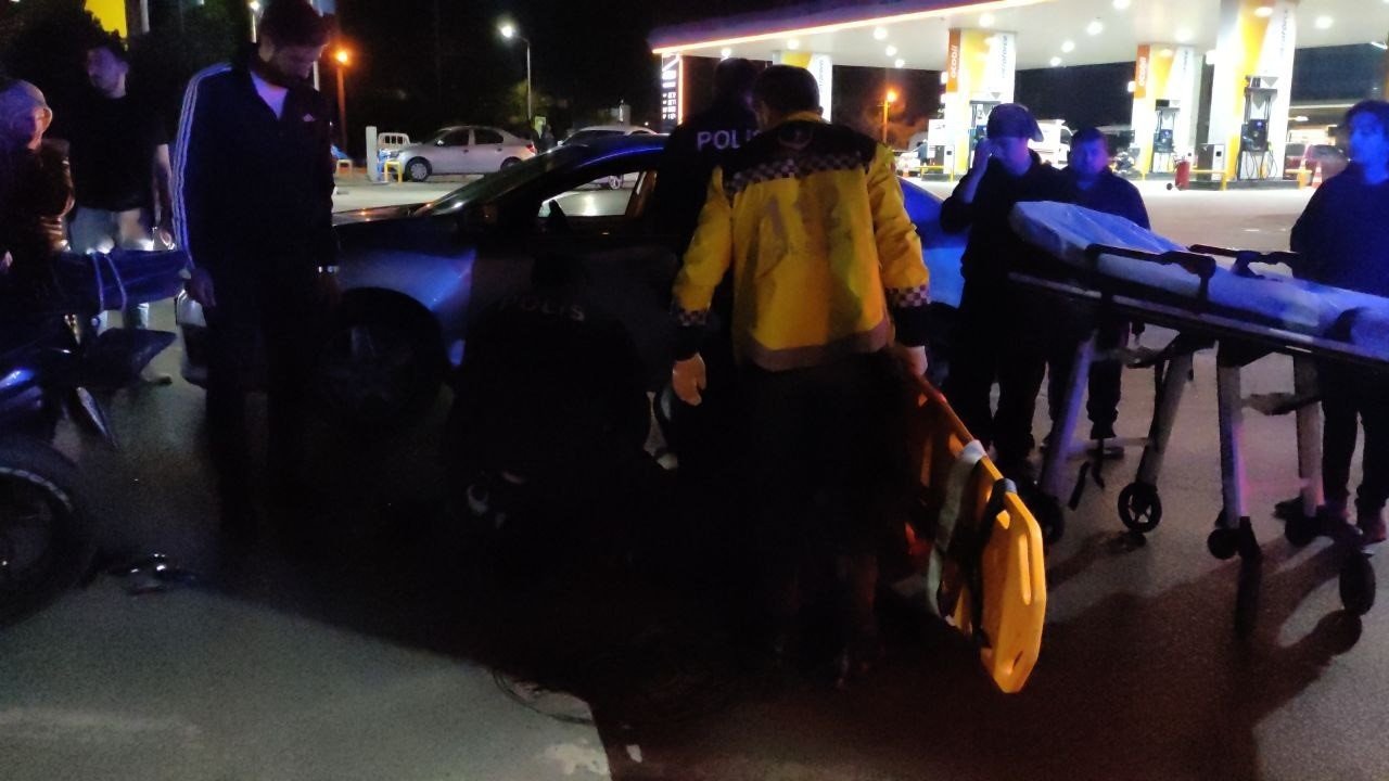 U dönüşü yapan otomobil ile motosiklet çarpıştı: 1 yaralı