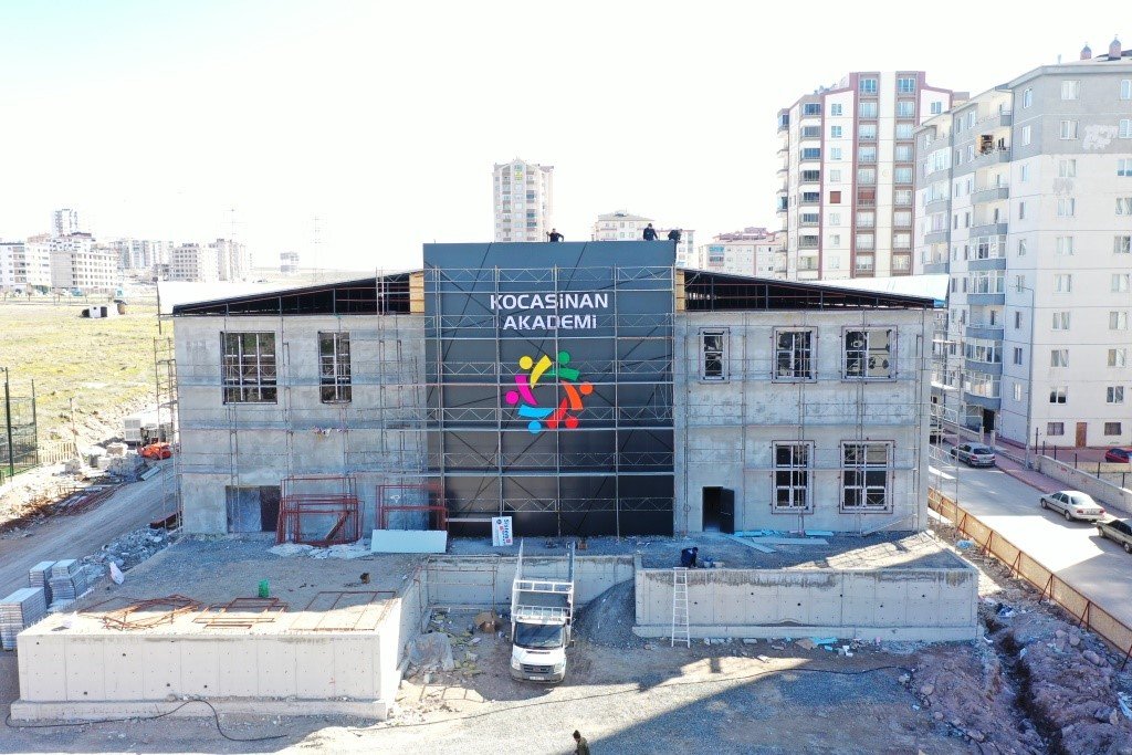 Başkan Çolakbayrakdar; “Kayseri’nin en büyük sosyal tesisini, şehrimize kazandırıyoruz”