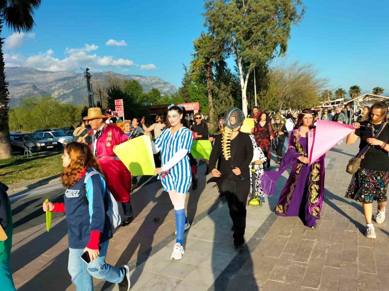 Köyceğiz’de tiyatrolar gününde renkli görüntüler yaşandı