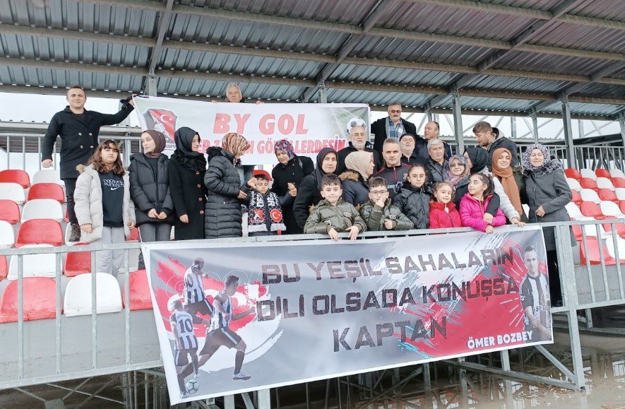 Futbolcu Ömer Bozbey jübilesini yaptı