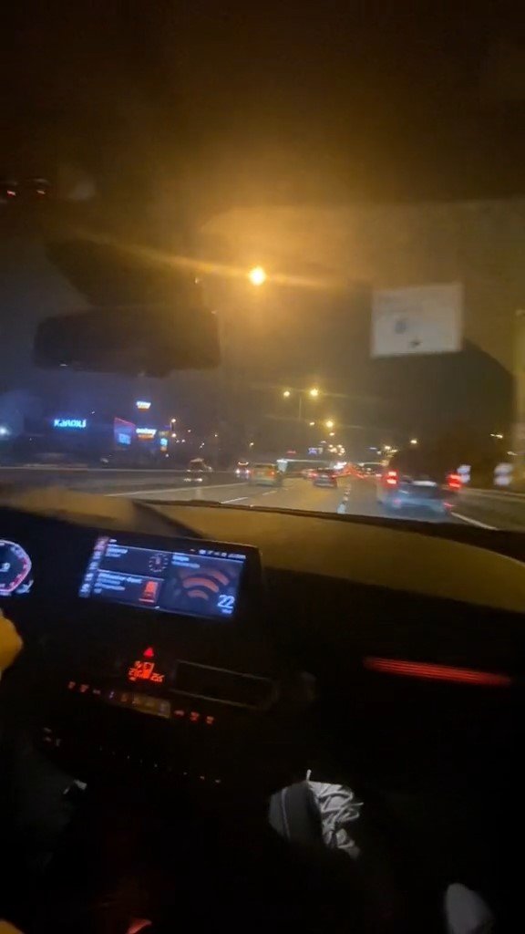 Makas atarak ilerledi, arkadaşı kayda aldı