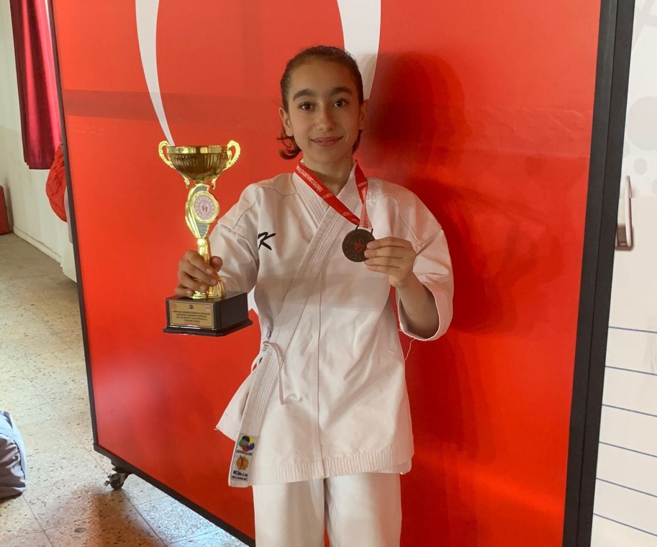 Adalasporlu karateciler Muğla’dan 15 madalya ile döndü