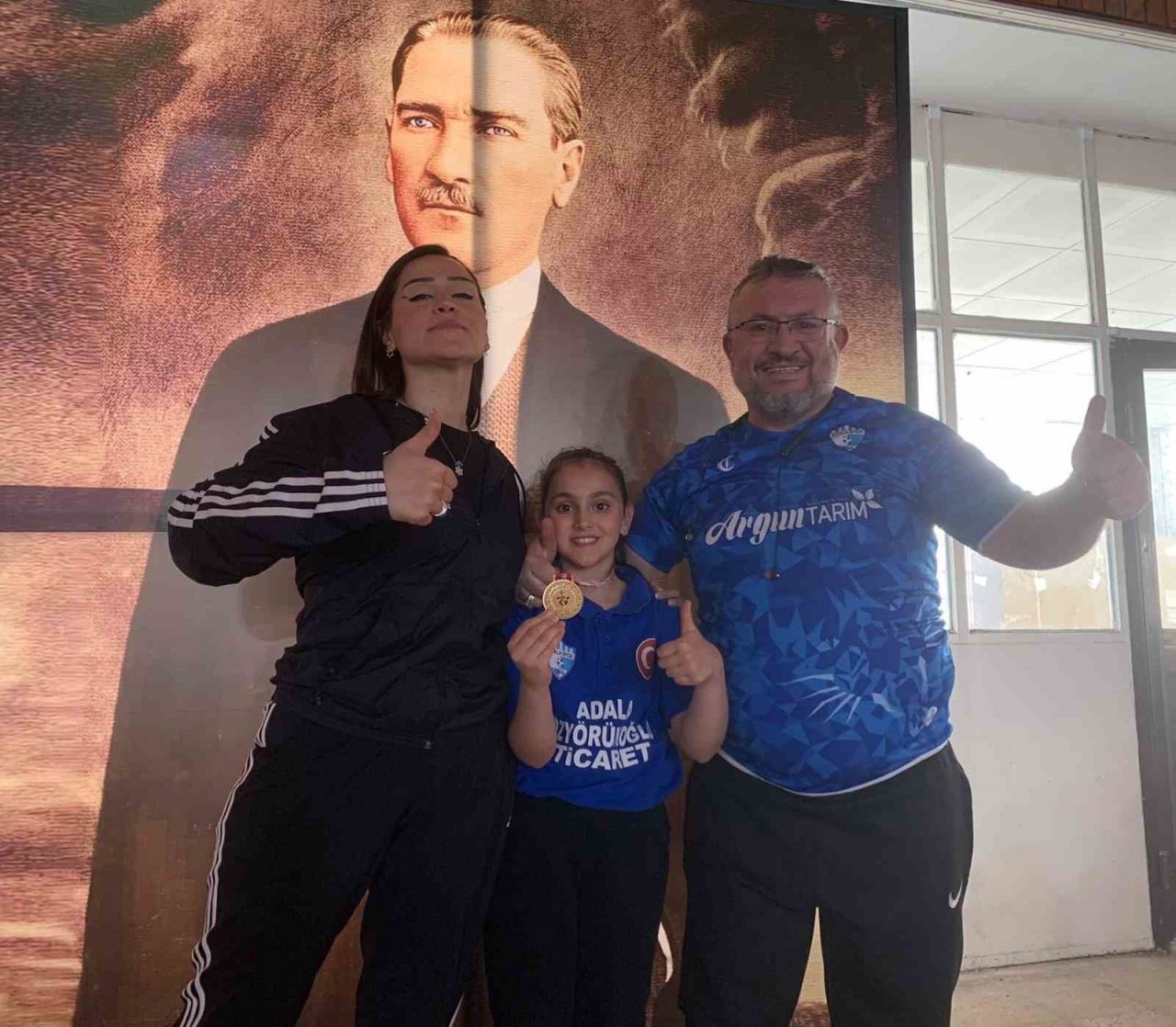 Adalasporlu karateciler Muğla’dan 15 madalya ile döndü