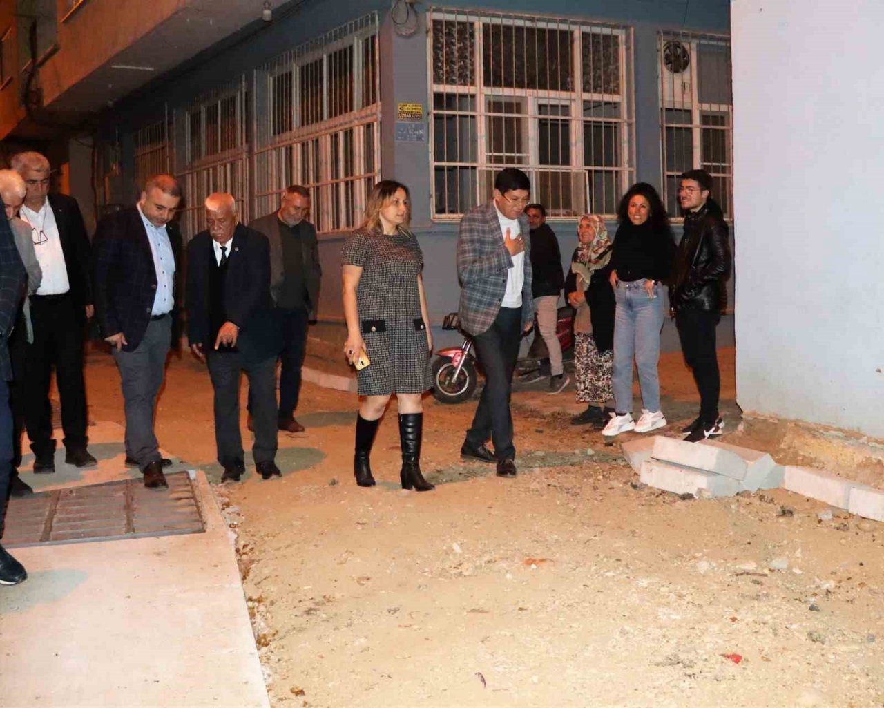 Nazilli Belediyesi yol yenileme çalışmalarını sürdürüyor