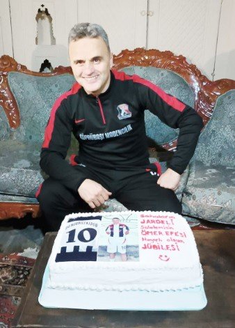 Futbolcu Ömer Bozbey jübilesini yaptı