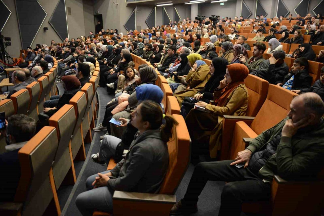 Yıldırım’da Erzincanlı’dan eşsiz şiir ziyafeti