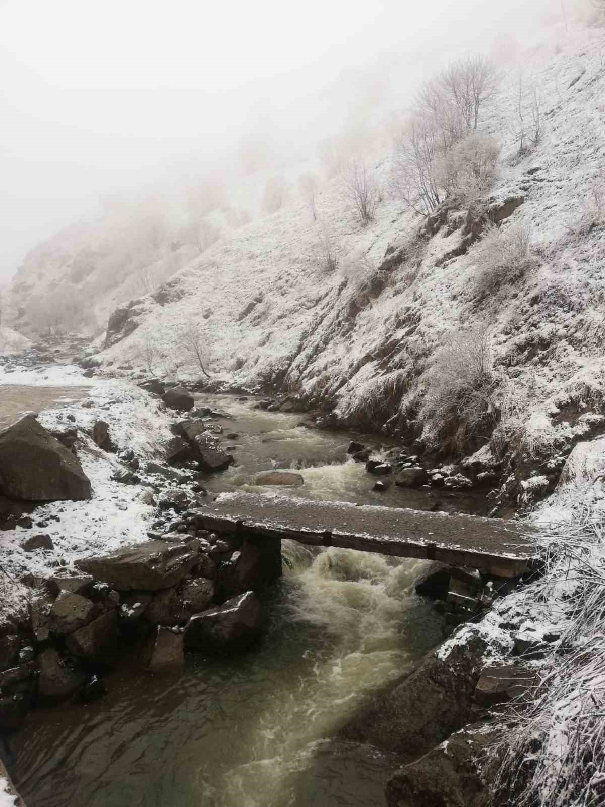 Anzer Yaylası’na bahar karı
